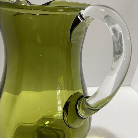 VTG Hand Blown Green Art Glass Pitcher Clear Handle Pedestal Base MCM 54 oz - Picture 7 of 15